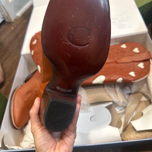 Boots - Picture 5 of 9